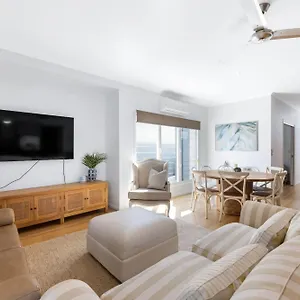 Hamptons Manor On The Park Holiday home
